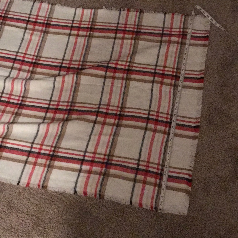 Ann Taylor blanket scarf - Picture 6 of 7